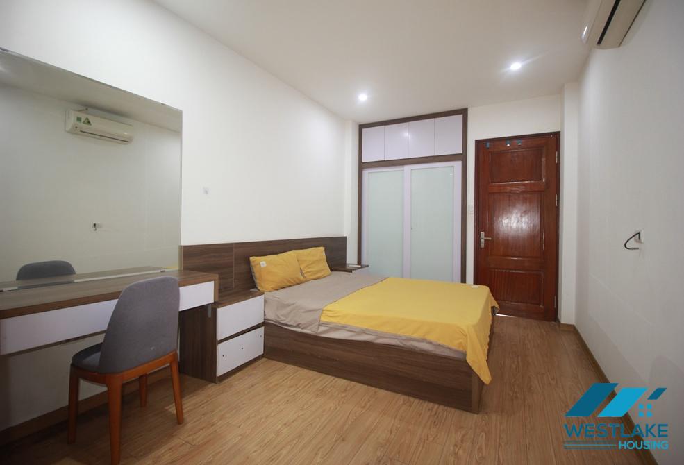Good price, 2 bedrooms apartment for rent on Au Co area, Hanoi.