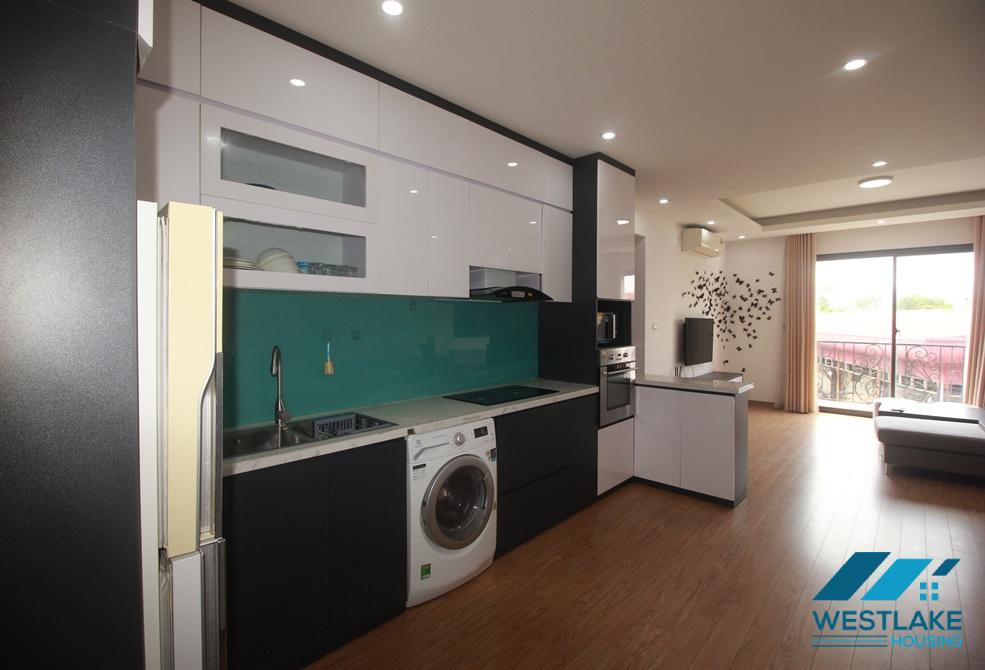 Good price, 2 bedrooms apartment for rent on Au Co area, Hanoi.