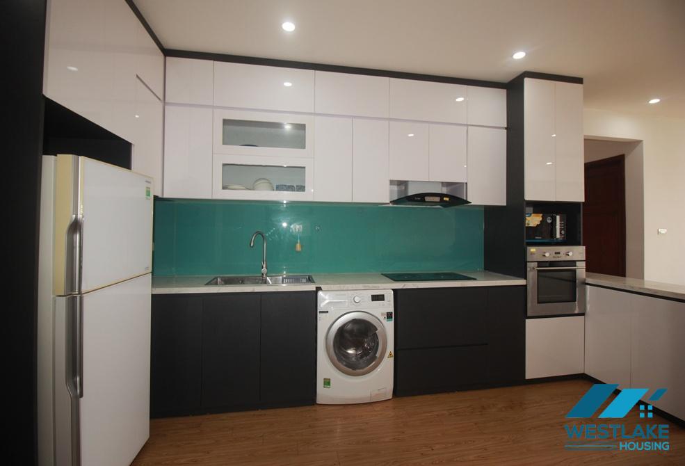 Good price, 2 bedrooms apartment for rent on Au Co area, Hanoi.