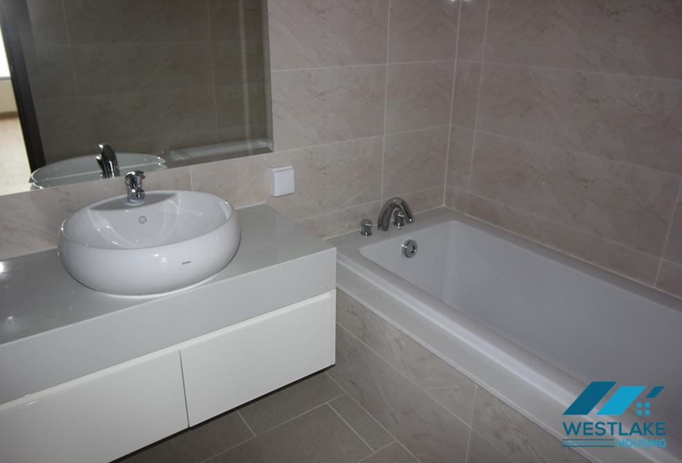 Unfurnished and bright apartment for rent in Vinhome Garden-My Dinh area