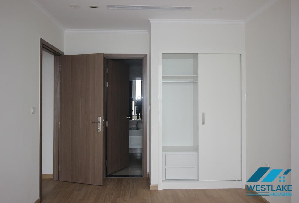 Unfurnished and bright apartment for rent in Vinhome Garden-My Dinh area