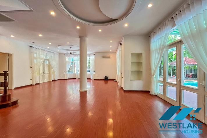 Beautiful villa with swimming pool and courty yard for rent in Tay Ho, Ha Noi