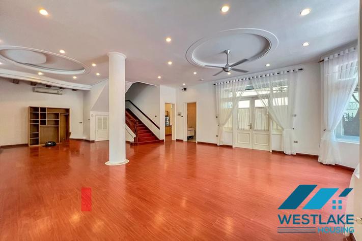 Beautiful villa with swimming pool and courty yard for rent in Tay Ho, Ha Noi