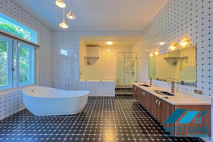 Cho Thuê Biệt Thự 5 Phòng Ngủ Đẹp Có Hồ Bơi Và Sân Vườn Rộng Tại Tây Hồ, Hà Nội.