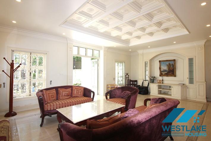 Cho Thuê Nhà 4 Phòng Ngủ Mới Đẹp, Hiện Đại, Ban Công Sân Rộng Thoáng Mát  Tại Tây Hồ, Hà Nội.