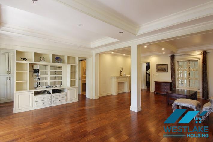 Cho Thuê Nhà 4 Phòng Ngủ Mới Đẹp, Hiện Đại, Ban Công Sân Rộng Thoáng Mát  Tại Tây Hồ, Hà Nội.