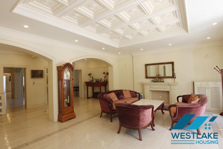 Cho Thuê Nhà 4 Phòng Ngủ Mới Đẹp, Hiện Đại, Ban Công Sân Rộng Thoáng Mát  Tại Tây Hồ, Hà Nội.