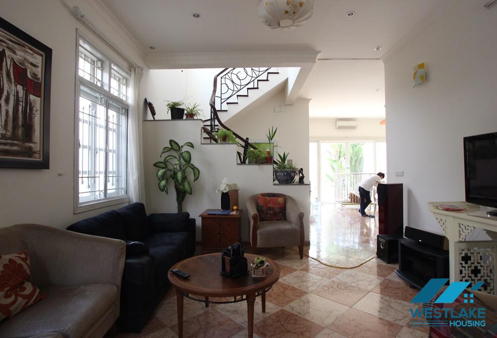 Cho thuê nhà tại Ciputra – Block C, Tây Hồ, Hà Nội.