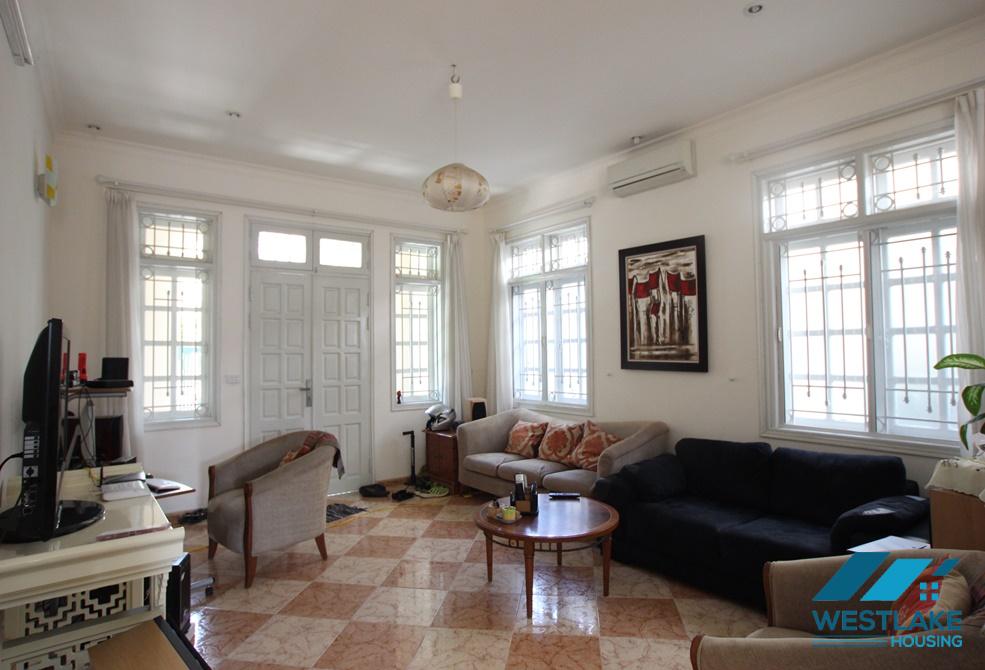 Cho thuê nhà tại Ciputra – Block C, Tây Hồ, Hà Nội.