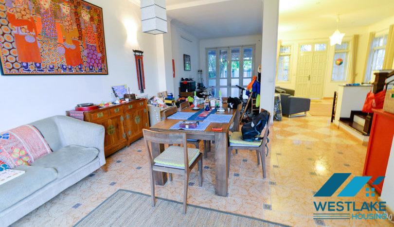 Cho thuê biệt thự đẹp tại khu C – Ciputra, Tây Hồ, Hà Nội.