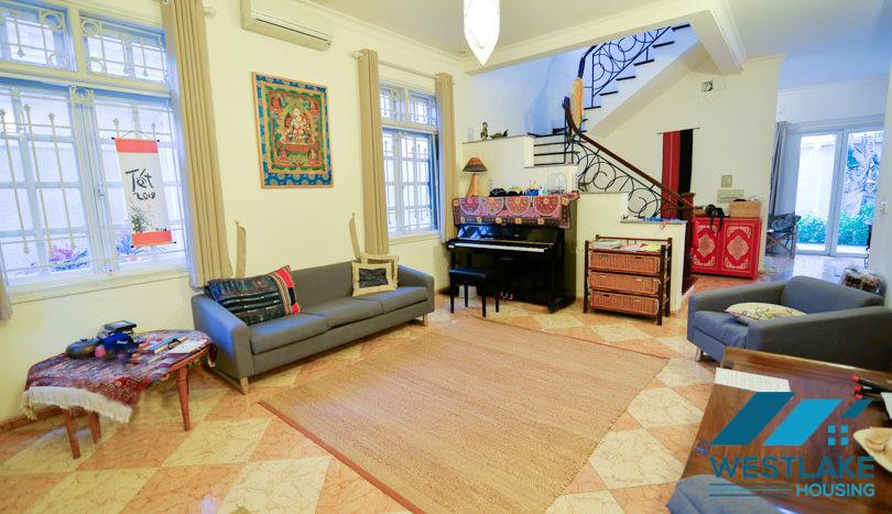 Cho thuê biệt thự đẹp tại khu C – Ciputra, Tây Hồ, Hà Nội.