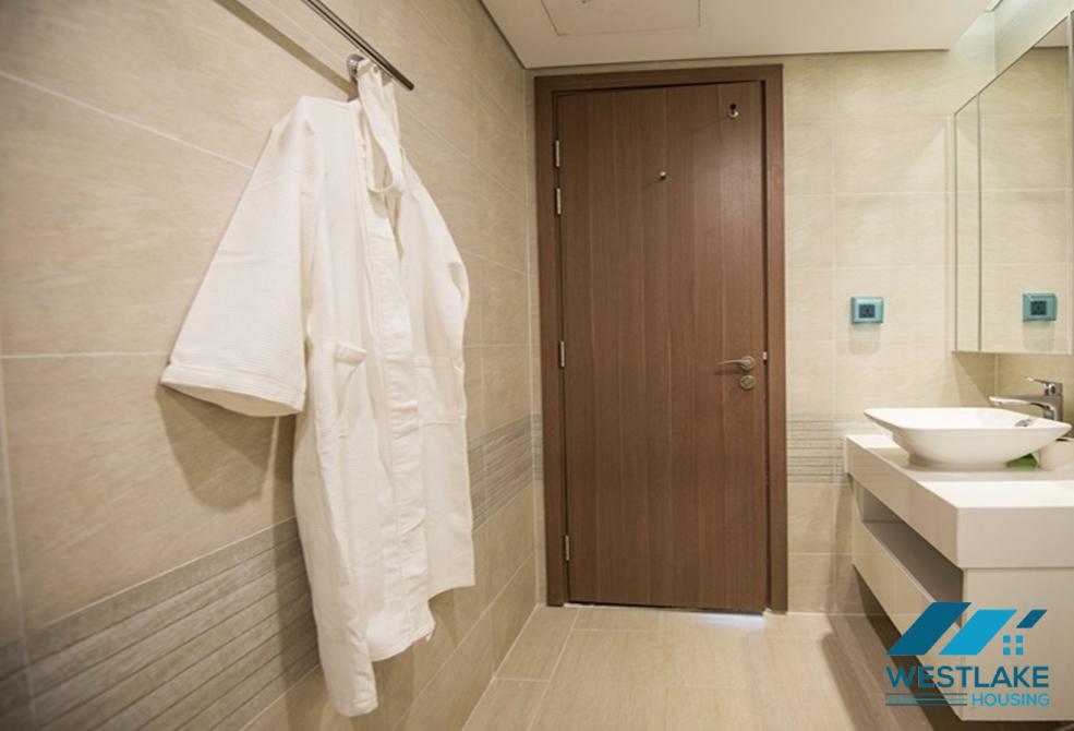 Highfloor  2 bedrooms apt for rent in Vinhomes Metropolis, Ba Dinh, Ha Noi