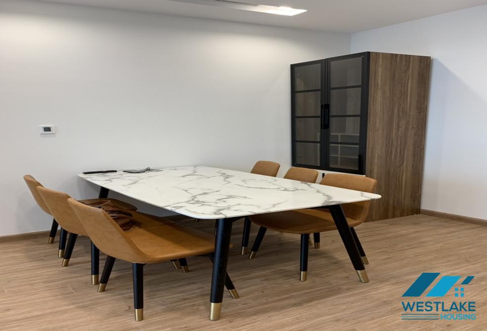 A high-rise apartment with 3 bedrooms for rent in Vinhome Metropolis, Ba Dinh, Ha Noi