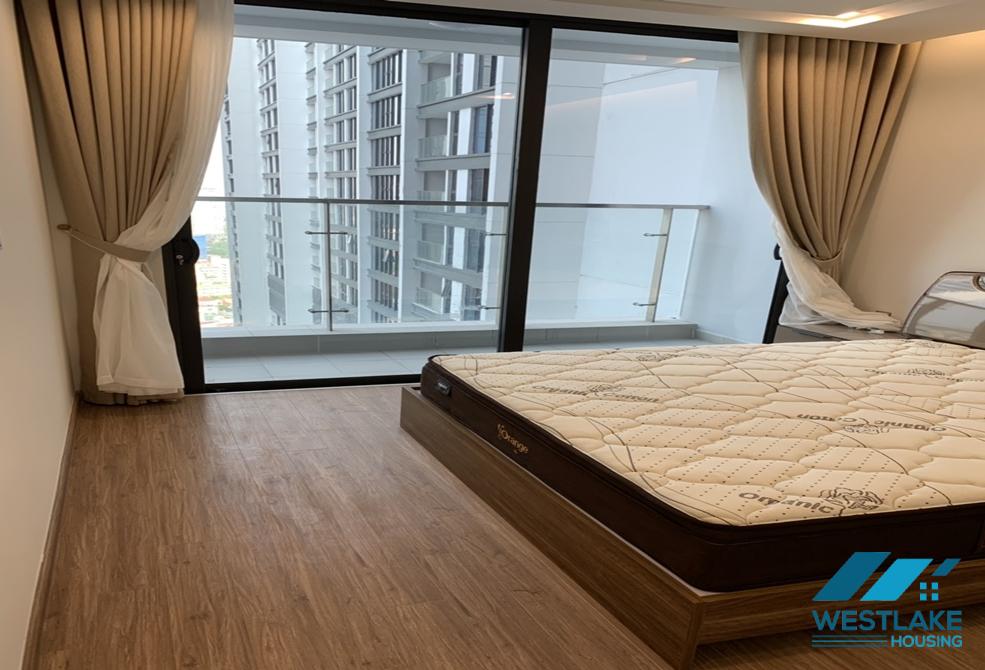 A high-rise apartment with 3 bedrooms for rent in Vinhome Metropolis, Ba Dinh, Ha Noi