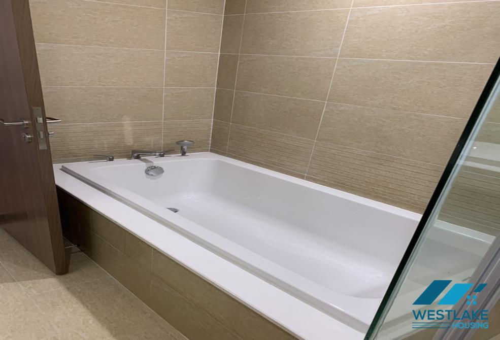 A high-rise apartment with 3 bedrooms for rent in Vinhome Metropolis, Ba Dinh, Ha Noi