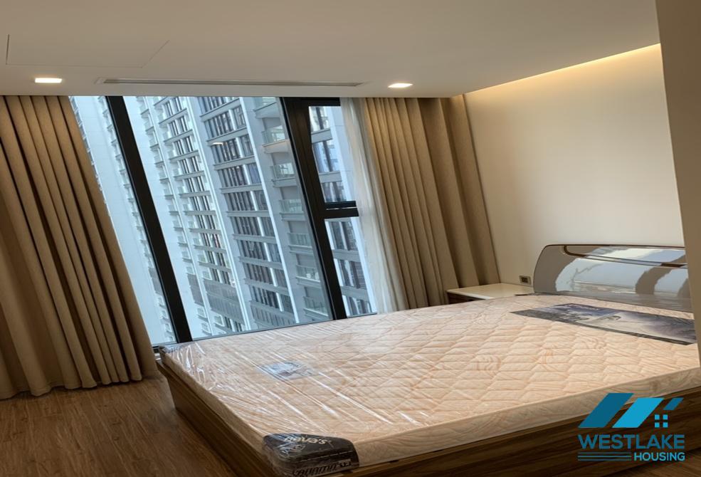 A high-rise apartment with 3 bedrooms for rent in Vinhome Metropolis, Ba Dinh, Ha Noi