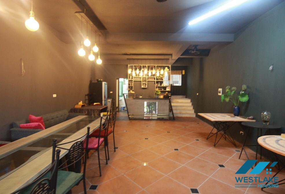 Lovely house with front yard for rent in Au Co, Tay Ho