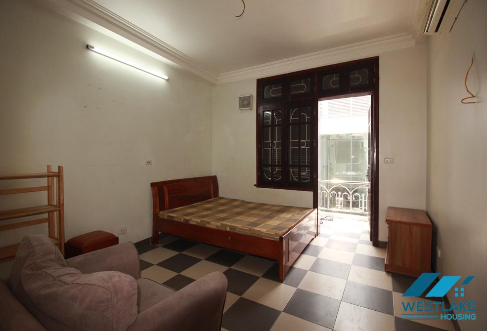 A cheap 4 bedroom house for rent in Au Co, Tay Ho