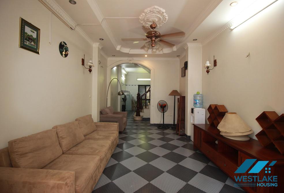 A cheap 4 bedroom house for rent in Au Co, Tay Ho