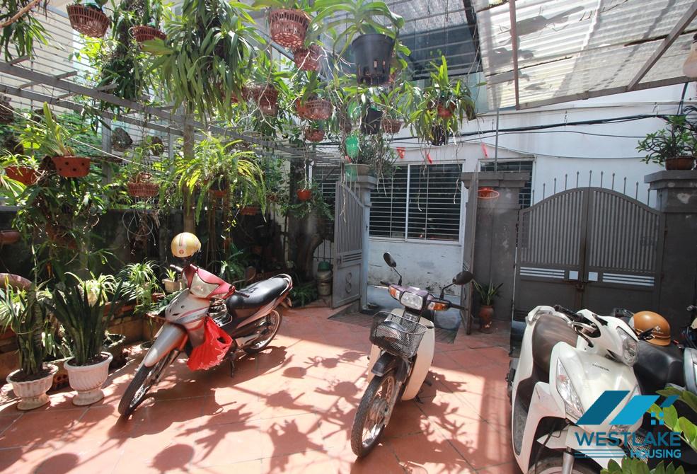 A cheap 4 bedroom house for rent in Au Co, Tay Ho
