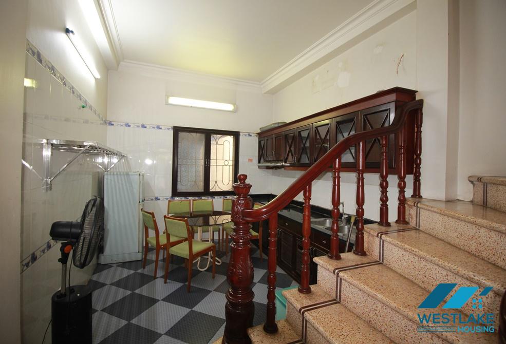 A cheap 4 bedroom house for rent in Au Co, Tay Ho