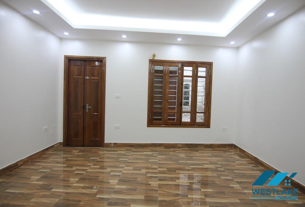 A newly 4 bedroom house for rent in Au Co, Tay Ho