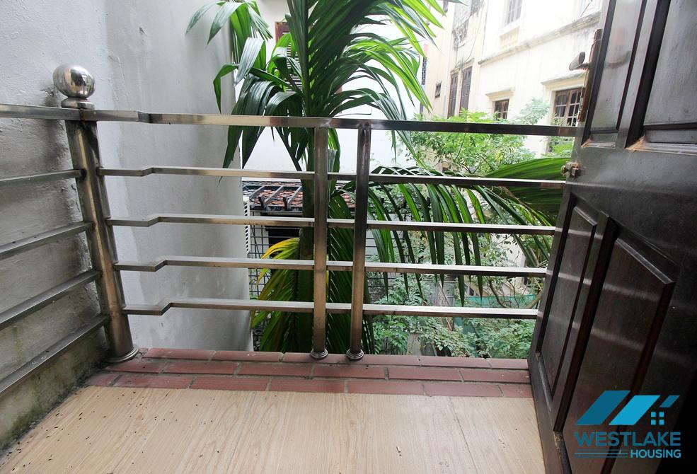 Cheap house with 4 bedrooms for rent in Au Co, Tay Ho