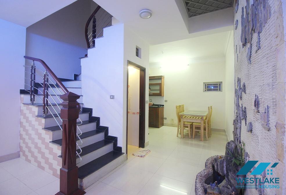 Cheap house with 4 bedrooms for rent in Au Co, Tay Ho