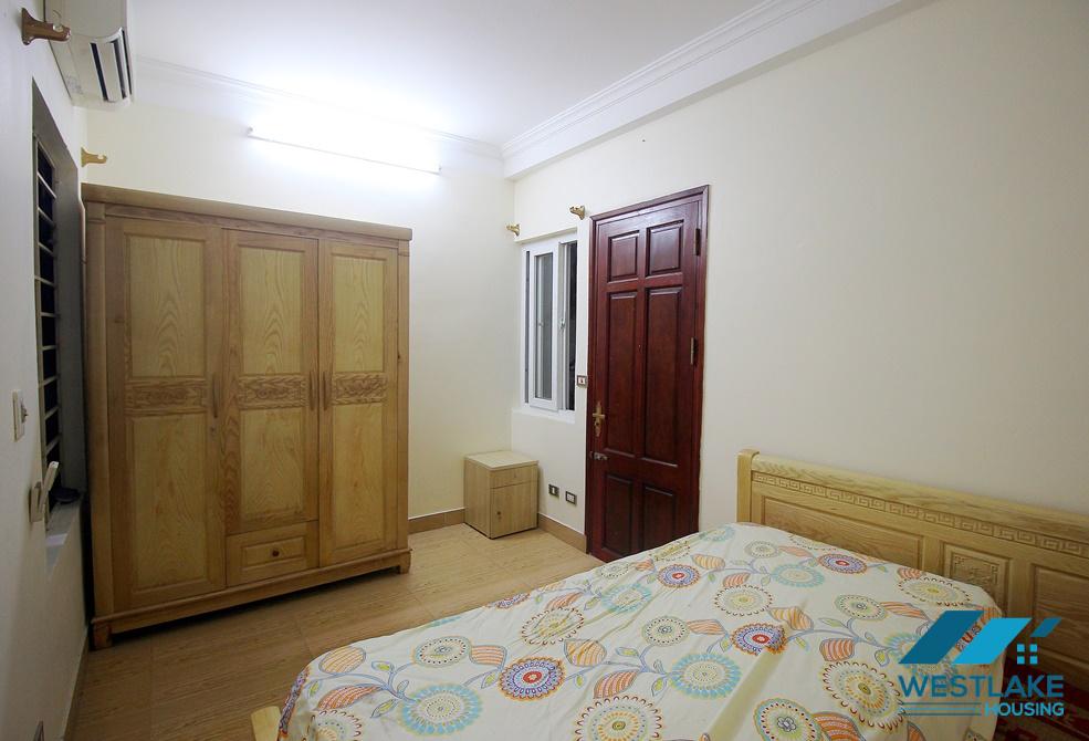 Cheap house with 4 bedrooms for rent in Au Co, Tay Ho