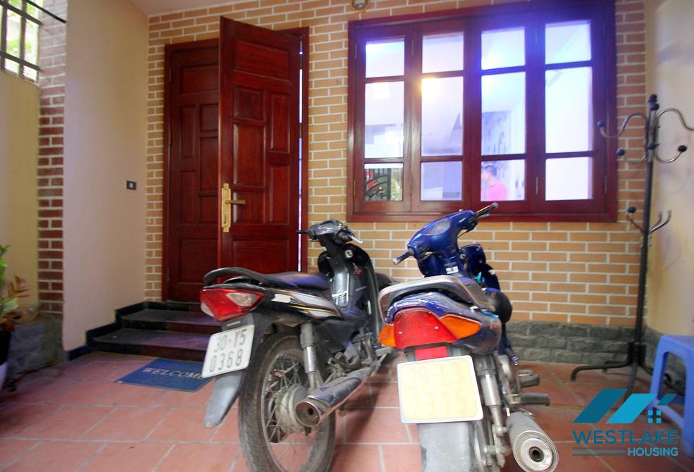 Cheap house with 4 bedrooms for rent in Au Co, Tay Ho