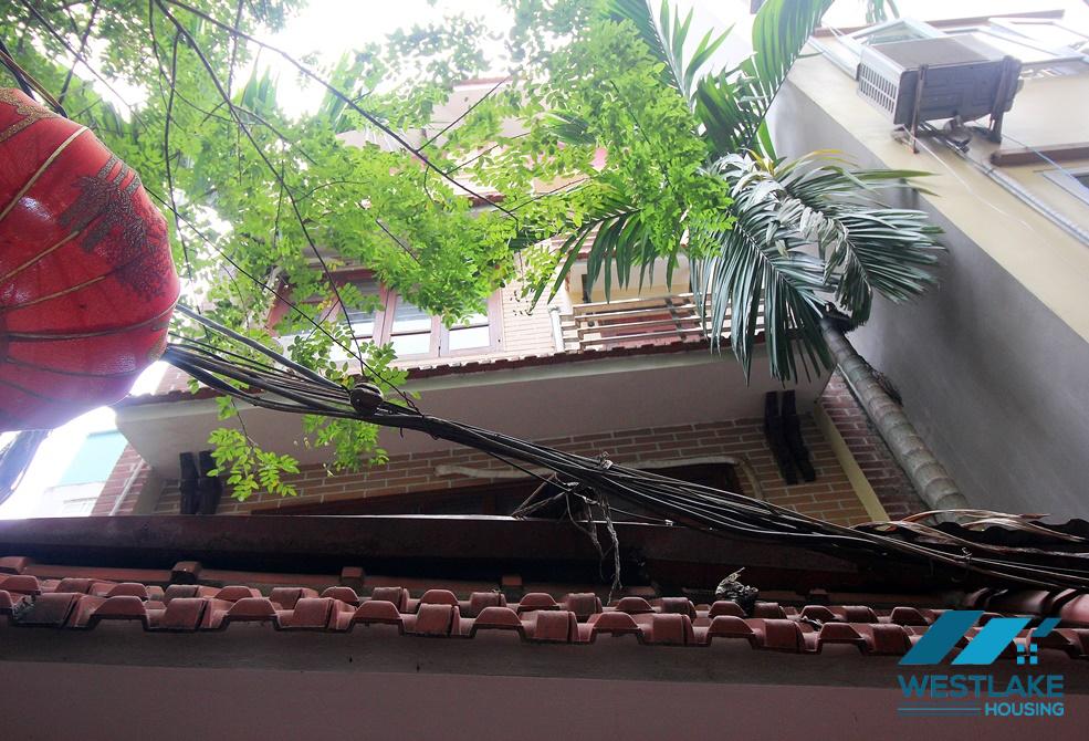 Cheap house with 4 bedrooms for rent in Au Co, Tay Ho