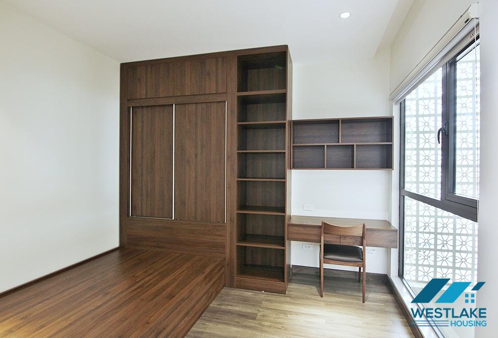 A beautiful 03 bedrooms and 01 working room apartment on 5th floor for rent in Tay Ho, Ha Noi