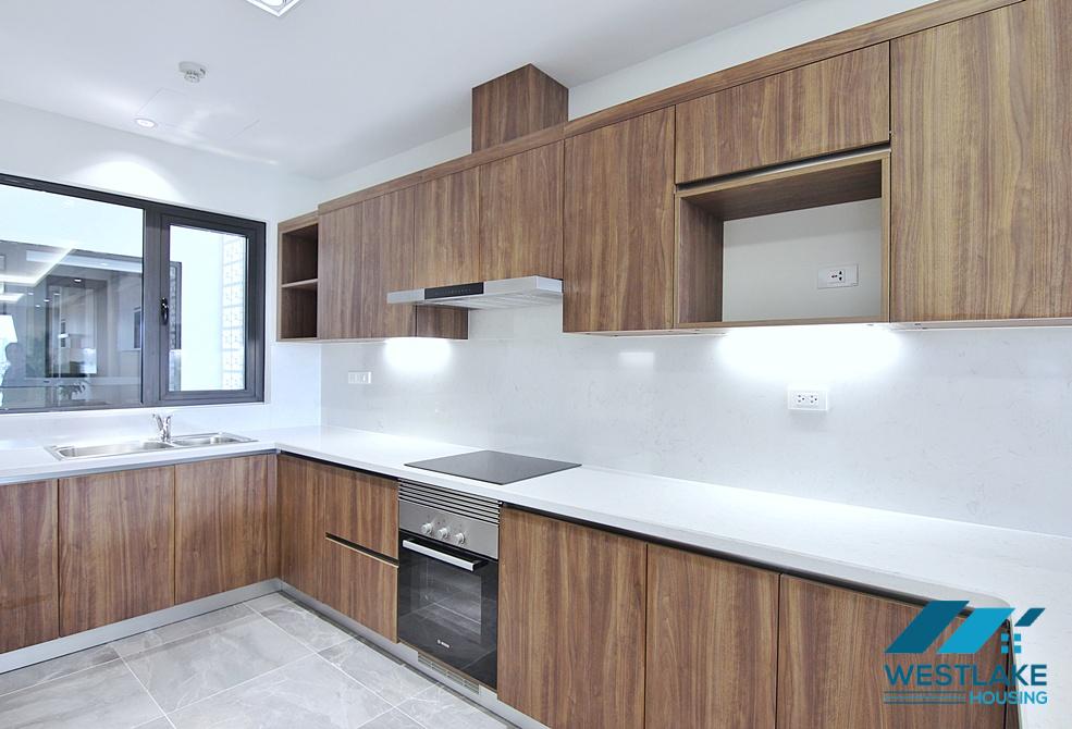 A beautiful 03 bedrooms and 01 working room apartment on 5th floor for rent in Tay Ho, Ha Noi