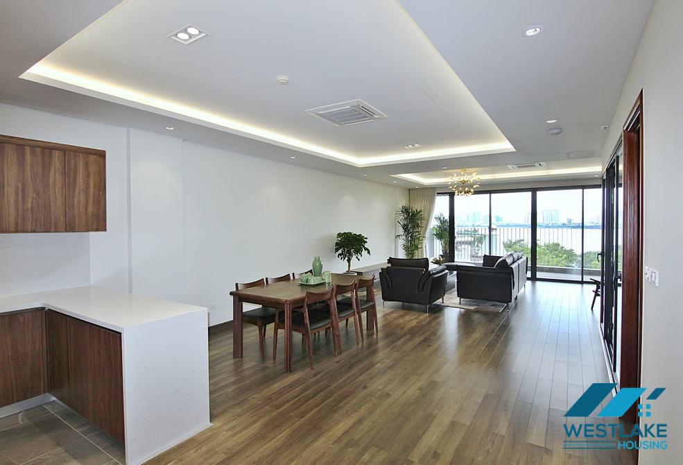 A beautiful 03 bedrooms and 01 working room apartment on 5th floor for rent in Tay Ho, Ha Noi