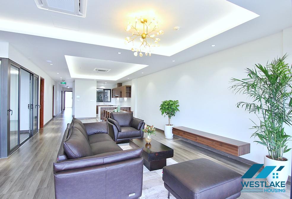 A beautiful 03 bedrooms and 01 working room apartment on 5th floor for rent in Tay Ho, Ha Noi