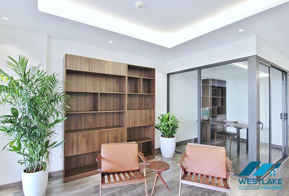 A beautiful 03 bedrooms and 01 working room apartment on 5th floor for rent in Tay Ho, Ha Noi