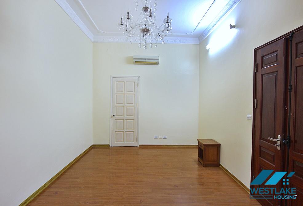 A huge villa with swimming pool for rent in Au Co, Tay Ho