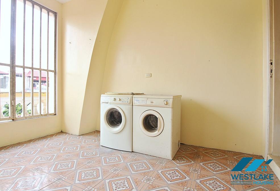 A huge villa with swimming pool for rent in Au Co, Tay Ho