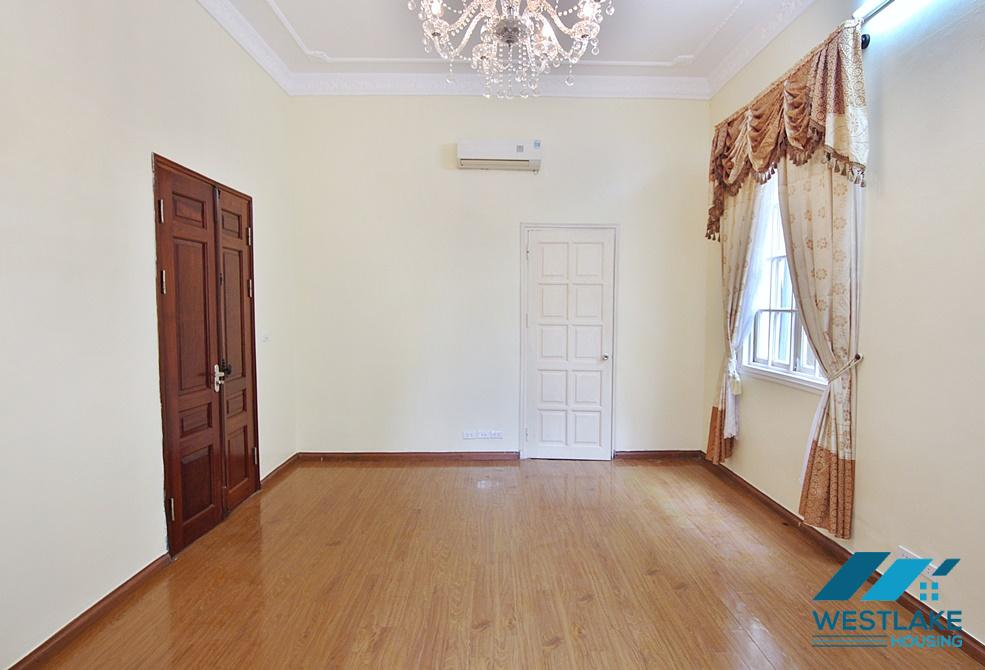 A huge villa with swimming pool for rent in Au Co, Tay Ho