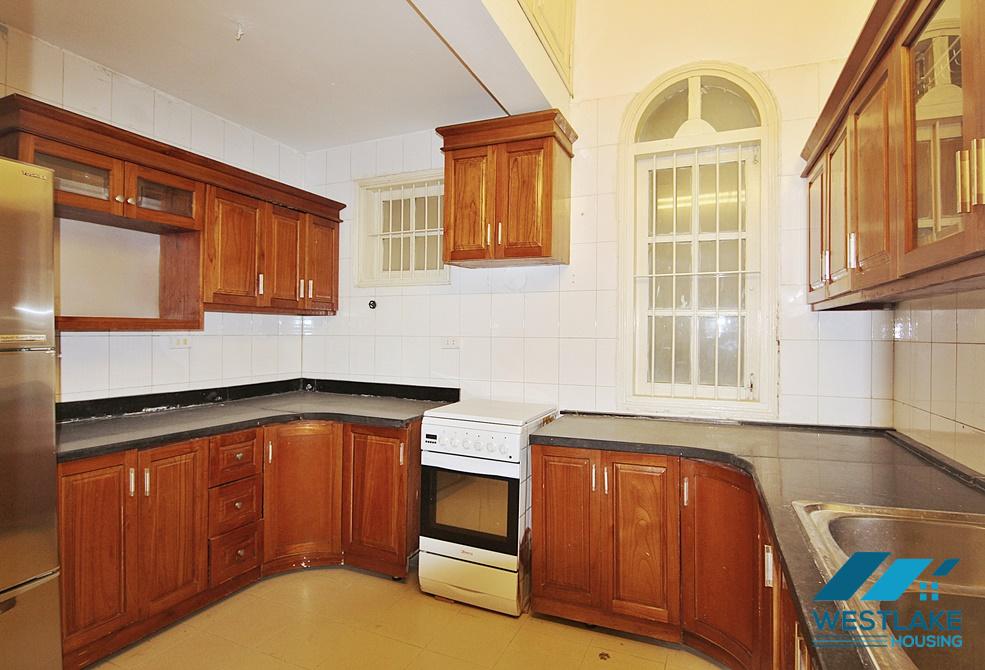 A huge villa with swimming pool for rent in Au Co, Tay Ho