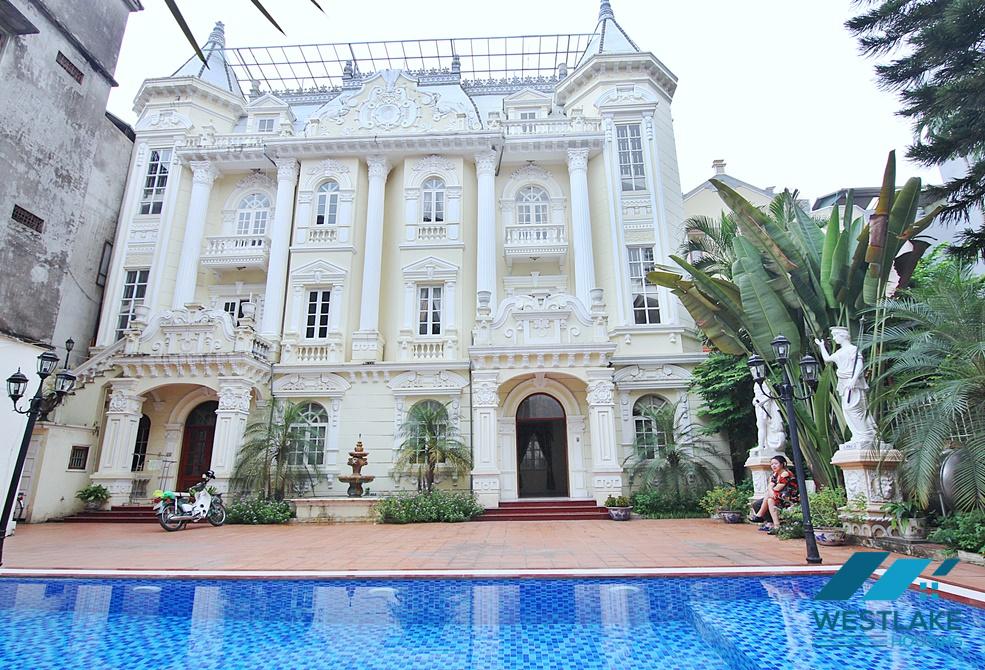 A huge villa with swimming pool for rent in Au Co, Tay Ho