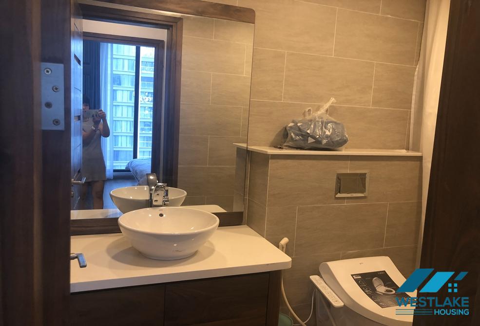 A brand new and modern 1 bedroom apartment for rent in Vinhomes Metropolis, Ba Dinh