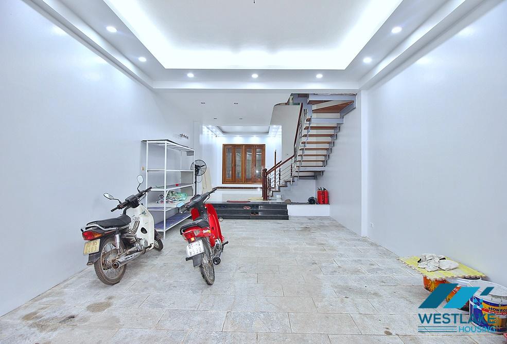 A beautiful and quiet house for rent in Au Co, Tay Ho