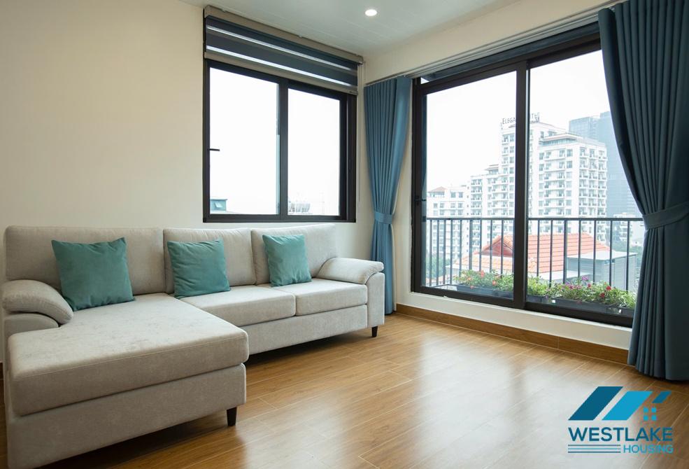 A bright one bedroom apartment on top floor for rent in Xuan Dieu area, Tay Ho, Ha Noi