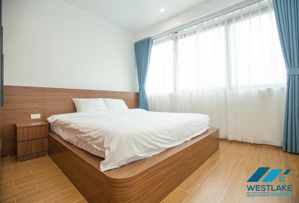 A bright one bedroom apartment on top floor for rent in Xuan Dieu area, Tay Ho, Ha Noi