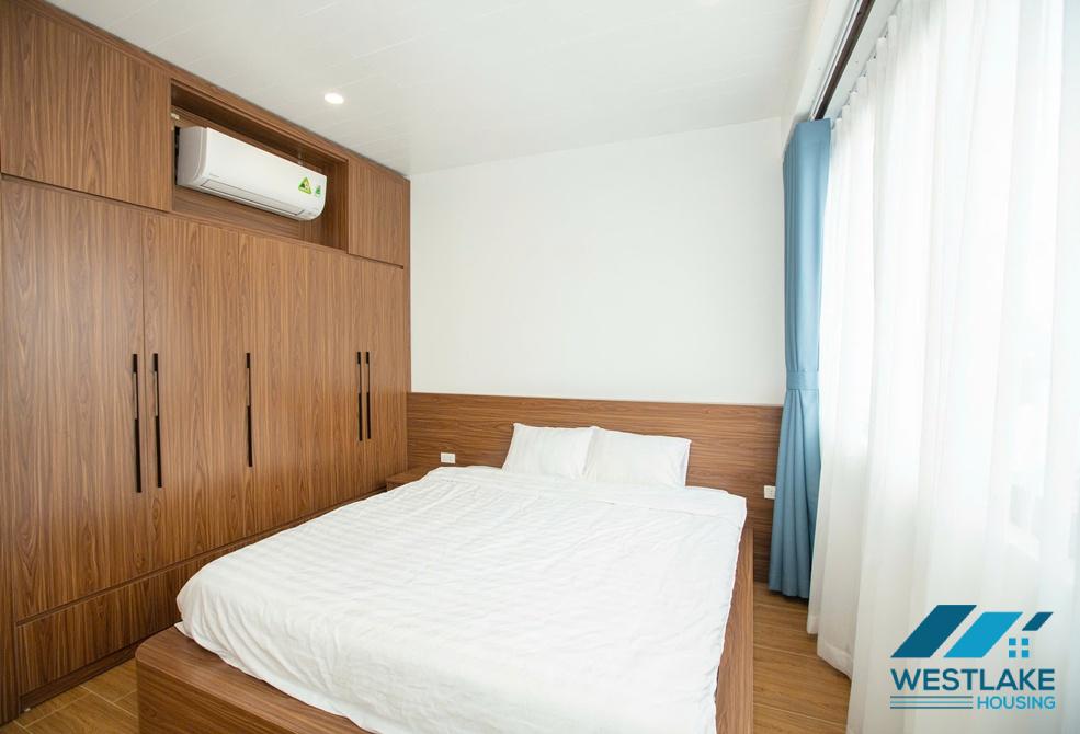 A bright one bedroom apartment on top floor for rent in Xuan Dieu area, Tay Ho, Ha Noi