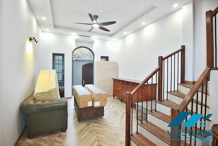 Cho Thuê Nhà  4 Phòng Ngủ Hoàn Toàn Mới, Đẹp, Hiện Đại View Hồ Thoáng Sáng Cho Thuê Tại Tây Hồ, Hà Nội