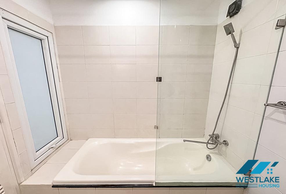 New renovated 02 bedrooms apartment for rent in Tay Ho area, Ha Noi