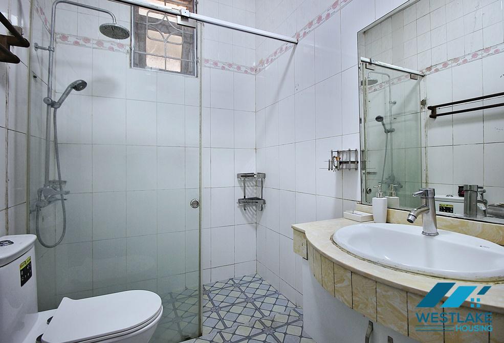 A cheap 3 bedroom apartment for rent in Tay Ho, Ha Noi