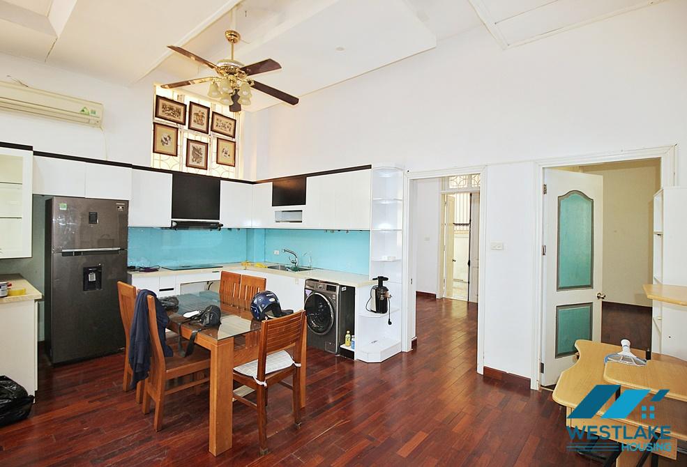 A cheap 3 bedroom apartment for rent in Tay Ho, Ha Noi